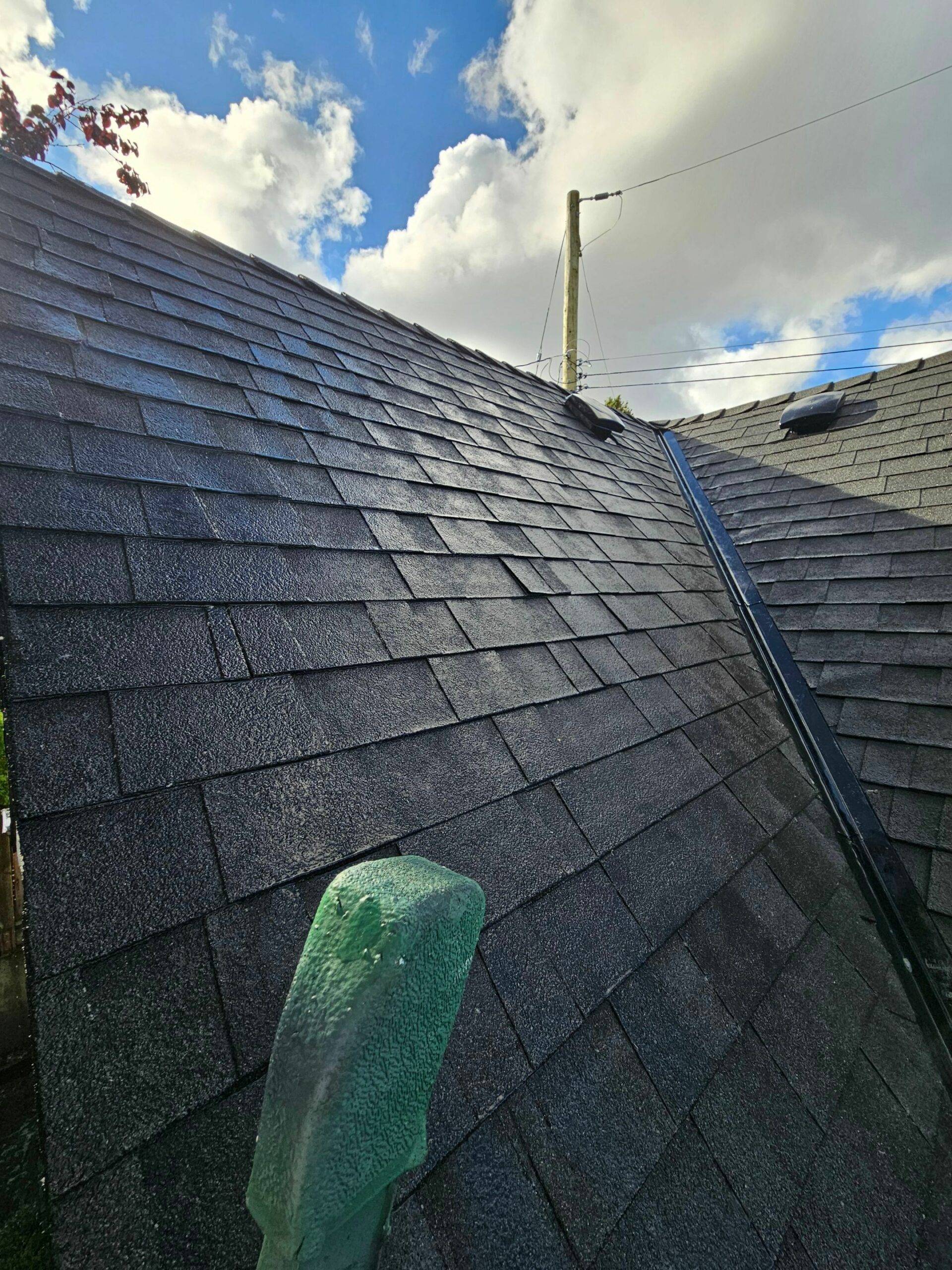 Picture showing a beautiful and clean roof of a residential home.